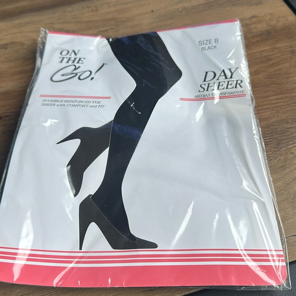On the Go Womens Day Sheer Pantyhose in Black Size B New in‎ Package